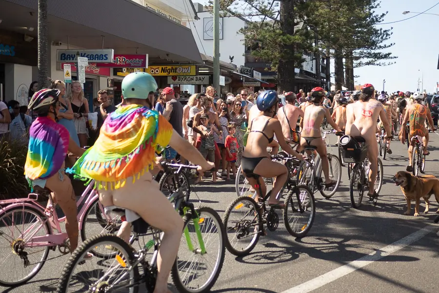 Nudist deals bike ride